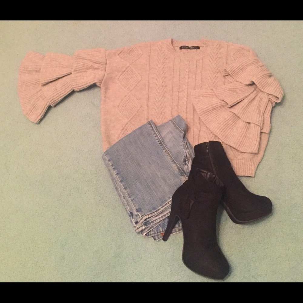 Haute Rogue Cable Knit Bell Sleeves
